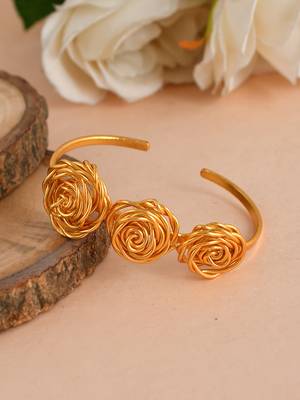 Gold plated trinity rose palm bracelet 1