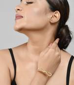 Contemporary infinity bracelet