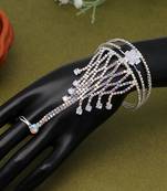 White color hathphool