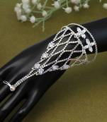 White color hathphool