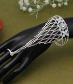 White color hathphool