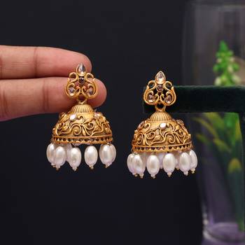 Gold color matte gold earrings 1