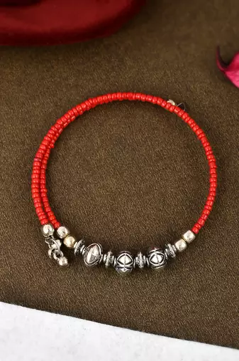 Women red beaded triple ball ghungroo beaded bracelet