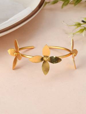 Gold plated floral handcrafted western bracelet 1