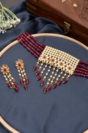 Ahilya kundan jewellery set
