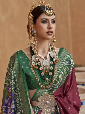 Elora Woven Designed Patola Silk Blend Saree (Dark Maroon) 2