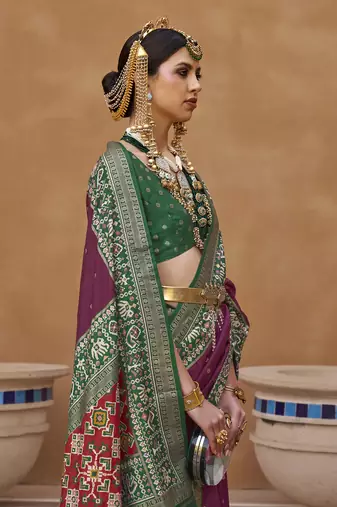 Elora Woven Designed Patola Silk Blend Saree (Magenta)