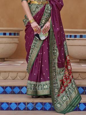 Elora Woven Designed Patola Silk Blend Saree (Magenta) 4