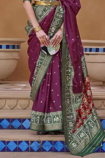 Elora Woven Designed Patola Silk Blend Saree (Magenta)