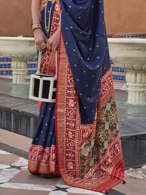 Elora Woven Designed Patola Silk Blend Saree (Indigo Blue) 4