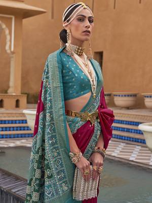 Elora Woven Designed Patola Silk Blend Saree (Pink) 2