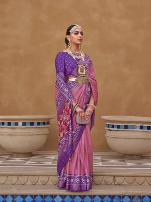 Elora Woven Designed Patola Silk Blend Saree (Babypink) 1