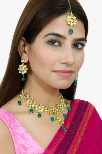 Gold-plate white & green kundan-studded & pearl beaded jadau jewellery set