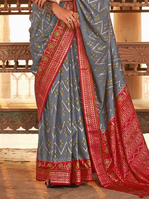 Elora  Gold Printed Patola Silk Blend Saree For Women (Grey) 4