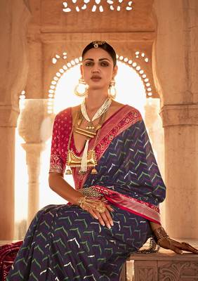 Elora  Gold Printed Patola Silk Blend Saree For Women (Purple) 2