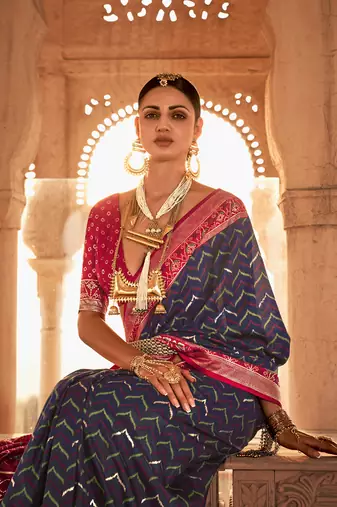 Elora  Gold Printed Patola Silk Blend Saree For Women (Purple)
