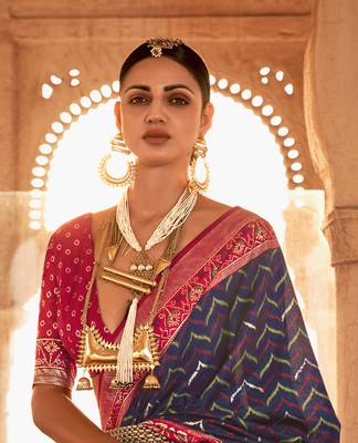 Elora  Gold Printed Patola Silk Blend Saree For Women (Purple) 3