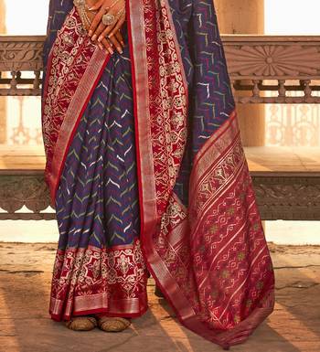 Elora  Gold Printed Patola Silk Blend Saree For Women (Purple) 4