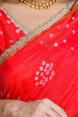 Red bandhani saree set ( stitched blouse) 5