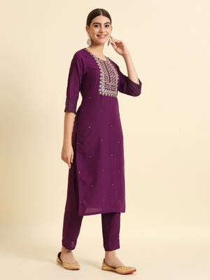 Embroidered Work Slub Rayon Straight Kurta Pant and Dupatta Set 4