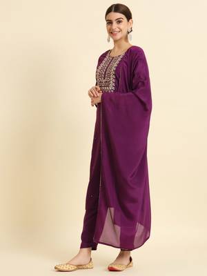 Embroidered Work Slub Rayon Straight Kurta Pant and Dupatta Set 5