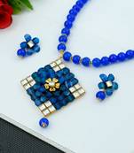 Blue beads pendant set with earrings