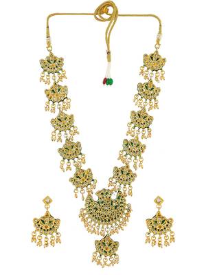 gold-plated green & white kundan studded jewellery set 3