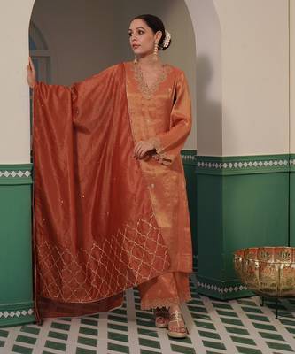 Amber zari  kurta pant set 1
