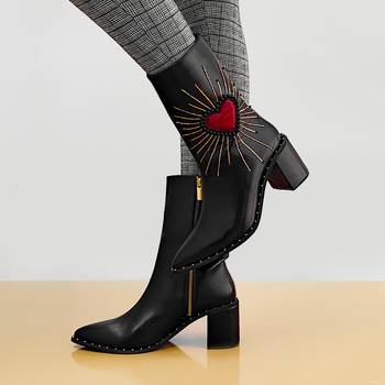 Black embroidery heart me not boots 1