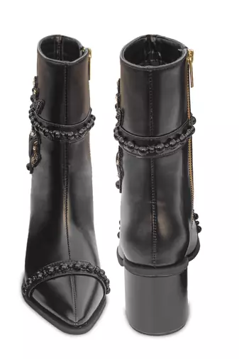 Black embroidery dloce vita boots