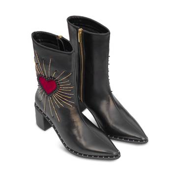 Black embroidery heart me not boots 3