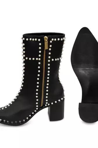 Black embroidery the pearl boots