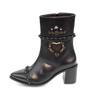 Black embroidery dloce vita boots 5
