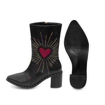 Black embroidery heart me not boots 5