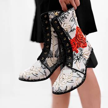 Black embroidery wild side boots 1