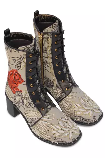 Black embroidery wild side boots