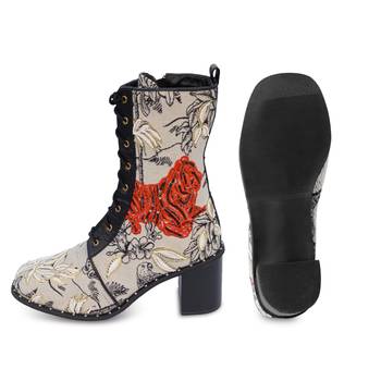 Black embroidery wild side boots 3