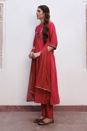Aabroo kurta set
