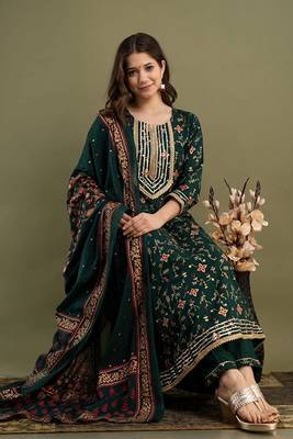 Women's Rayon Floral Print Kurti Pant with Dupatta Set 4
