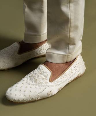 Ivory silk jutties 1
