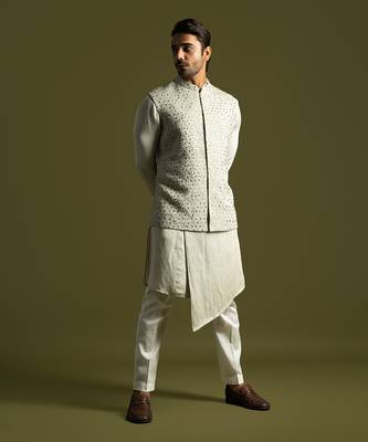 Grey embroidered bundi jacket set 3