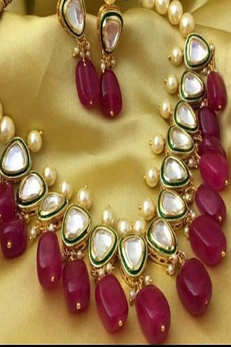 Runjhun alloy gold plated maroon jewelry set
