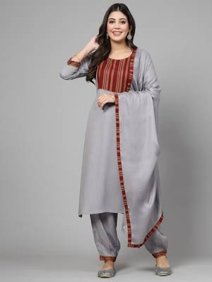 Grey rayon kurta pant set with dupatta 1