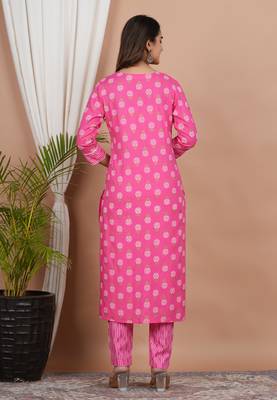 Pink rayon kurta pant set with dupatta set. 2