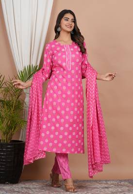 Pink rayon kurta pant set with dupatta set. 3