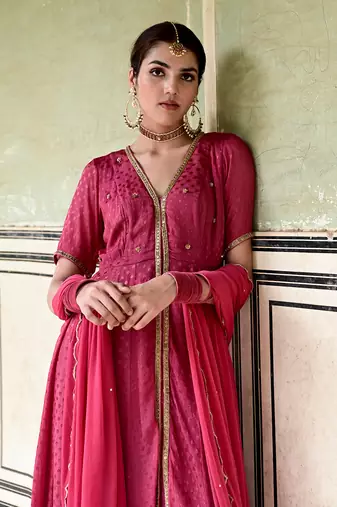 Surkh kurta set