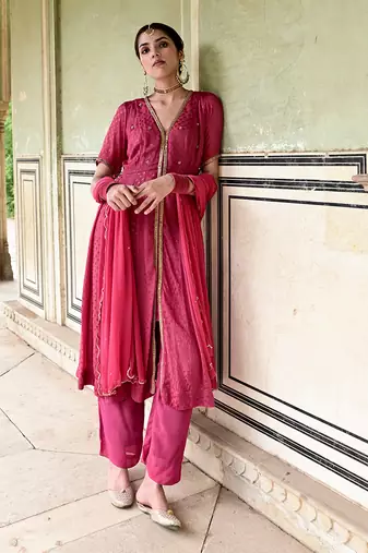 Surkh kurta set