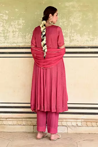 Surkh kurta set