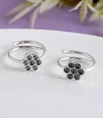 Silver plated floral toe ring