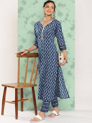 Mokshi women's blue printed cotton kurta with trouser 4
